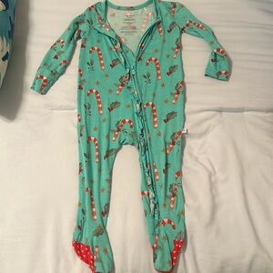 Posh Peanut ruffled candy cane footie